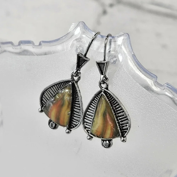 Ancient Earthship Women’s Small Delicate Earring Set 15 - Picture 2 of 3